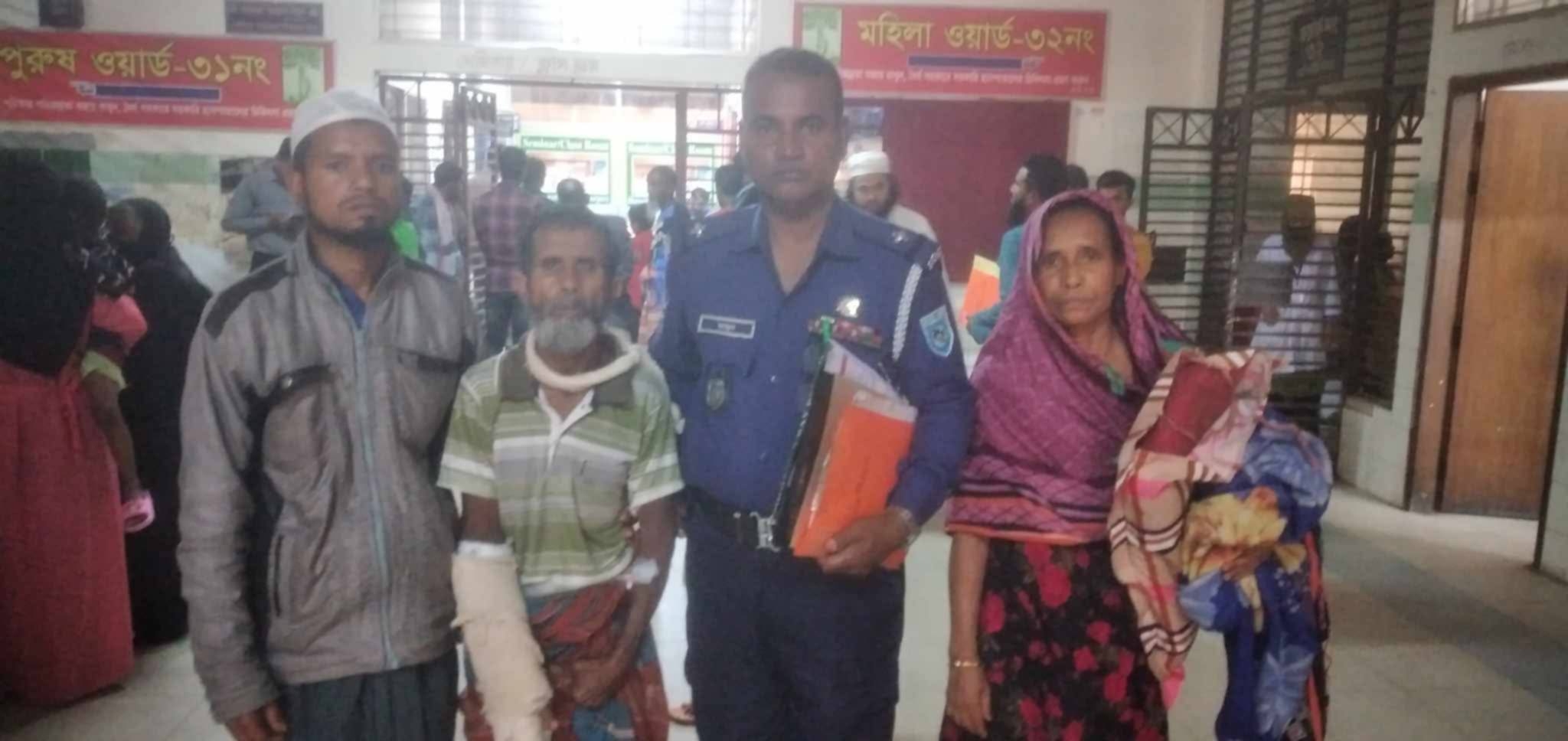 দিনাজপুরের হাকিমপুর উপজেলার কৃতি সন্তান এবং পুলিশের অ্যাসিস্ট্যান্ট সাব ইন্সপেক্টর (এ এসআই) মামুনুর রশীদের  মানবিক কর্মকাণ্ডের প্রশংসা এখন সর্বস্তরে সমাদৃত