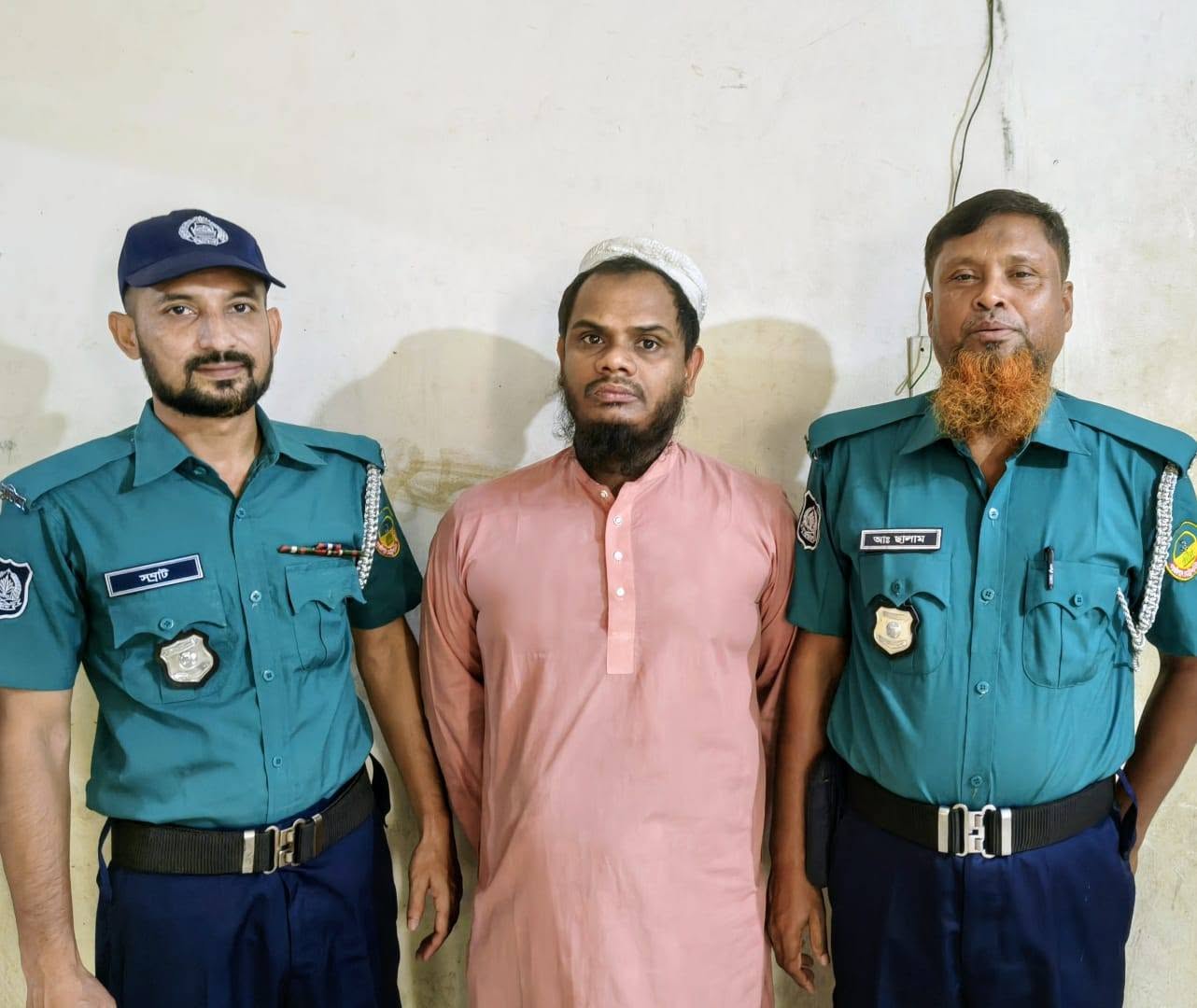 টঙ্গী পশ্চিম থানার অভিযানে শিশু যৌনপীড়ন মামলার আসামি ও মাদকসেবী গ্রেফতার  