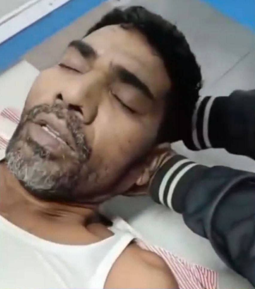 কাজিরহাটের আলোচিত মোস্তফা বয়াতী হত্যা মামলায় প্রধান আসামিদের আত্মসমর্পণ, কারাগারে প্রেরণ।