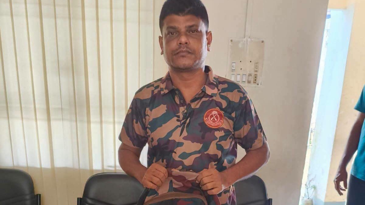 দিরাইয়ে বিজিবির পোশাক ও চোরাই মালামালসহ ভুয়া বিজিবি সদস্য গ্রেপ্তার