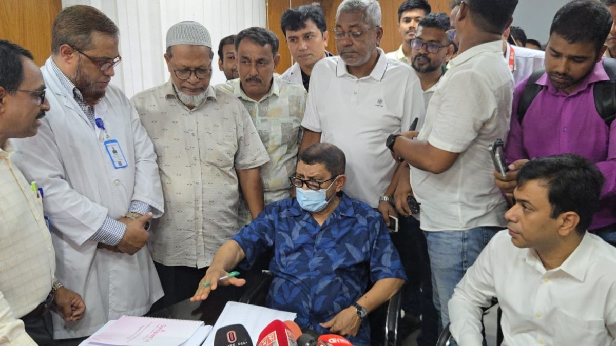 মেডিকেল কলেজ হাসপাতালে ৫০ শয্যা এবং জেলা সদর হাসপাতালে ১০ শয্যার ডায়ালাইসিস স্থাপন করা হবে- স্বাস্থ্যমন্ত্রী 