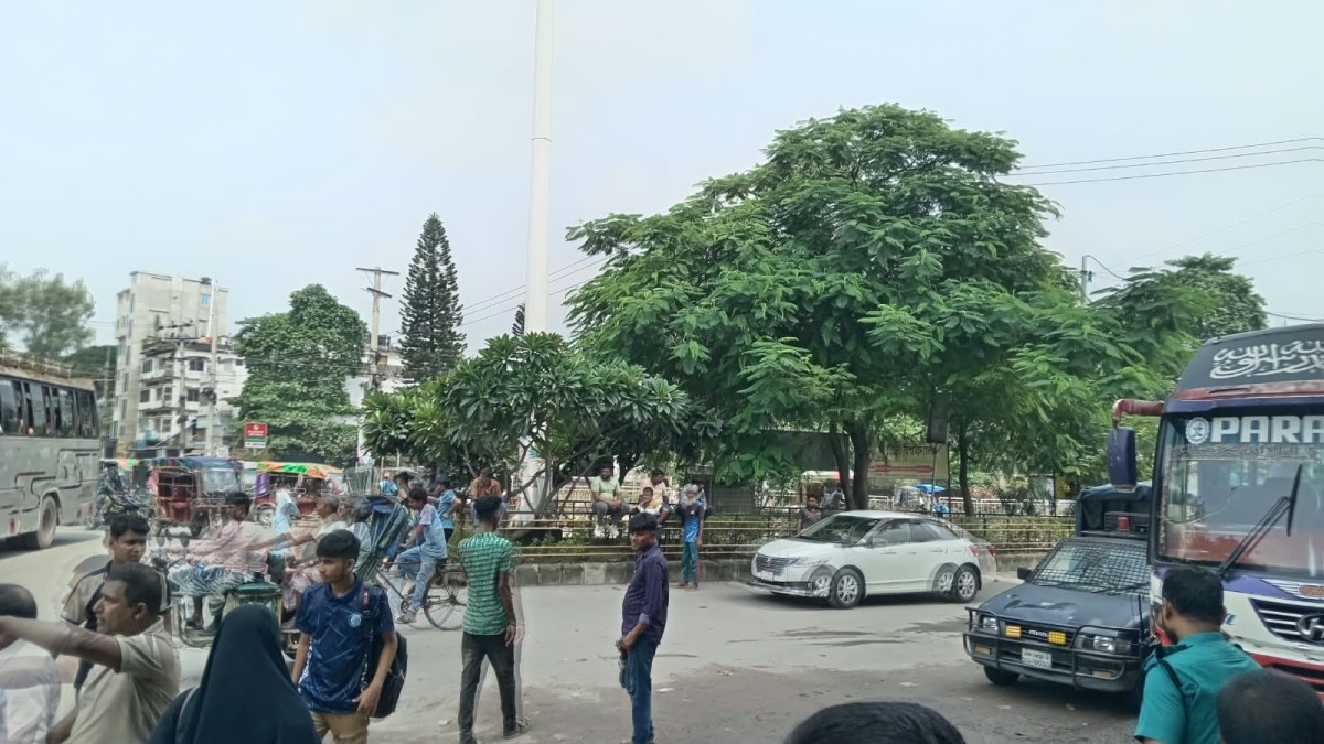 রুট পারমিট নিয়ে দ্বন্দ্বে রাজশাহী থেকে আন্তঃজেলা বাস চলাচল বন্ধ