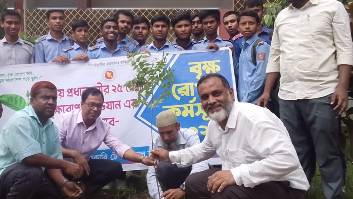 প্রধানমন্ত্রীর নির্দেশে সারাদেশের ন্যায় নীলফামারীতে  বৃক্ষ রোপন
