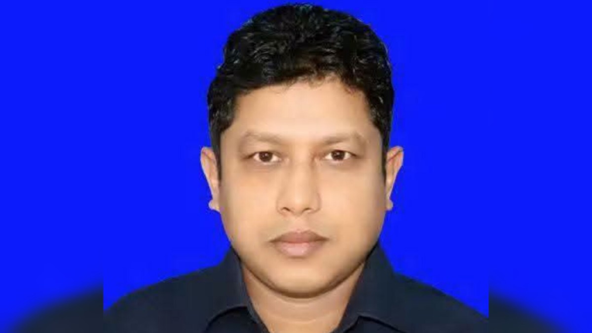 নওগাঁয় সড়ক দুর্ঘটনায় প্রাণ গেল উপ-সহকারী প্রকৌশলীর