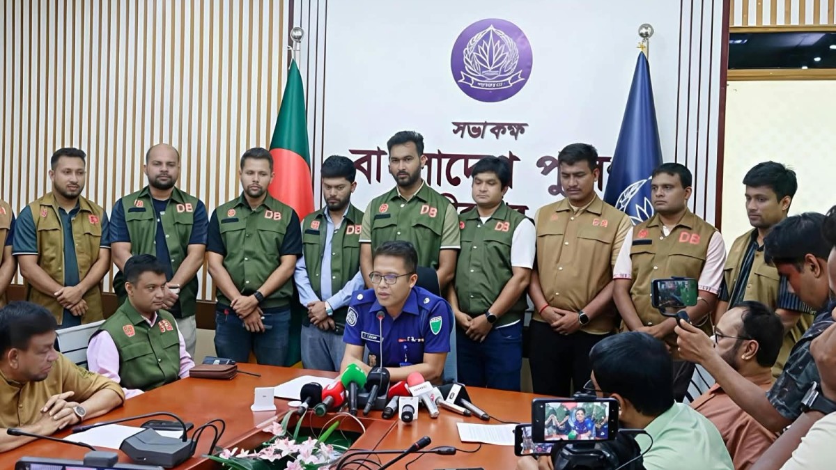 প্রাচীন কয়েনের ফাঁদে ২ কোটি ২১ লাখ টাকা আত্মসাৎ, গ্রেপ্তার ৪