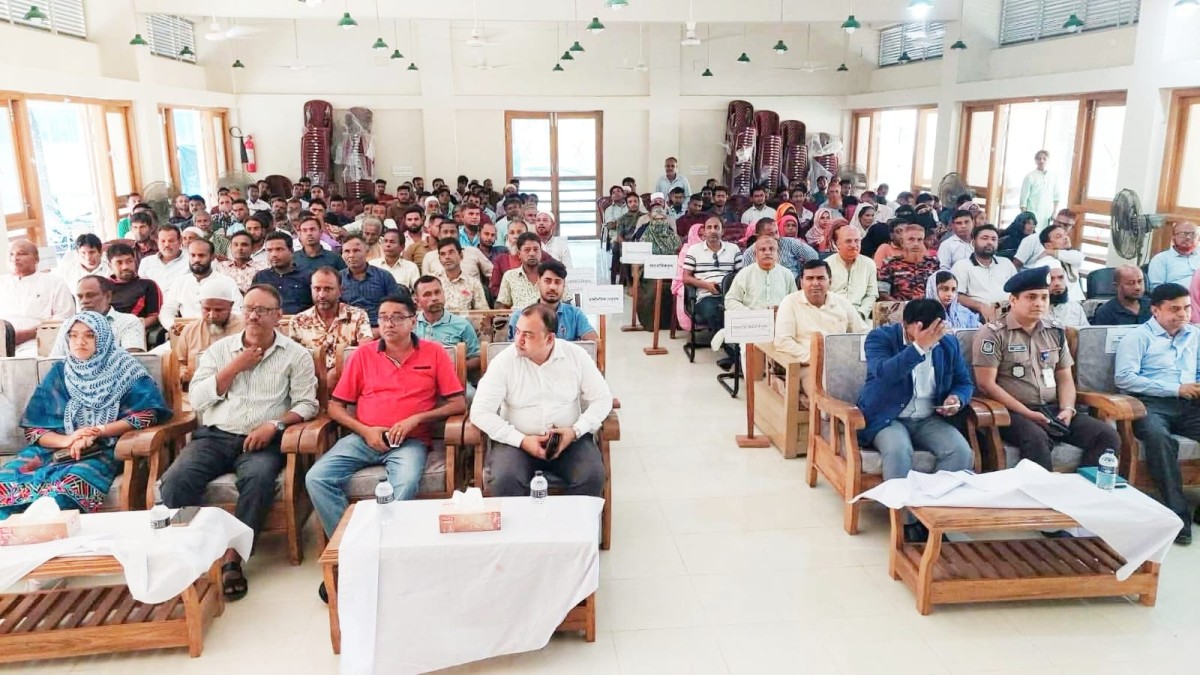 বকশীগঞ্জে কৃষক কার্ড ও কৃষি উপকরণ সহায়তা বিতরণ কার্যক্রম অনুষ্ঠিত। 