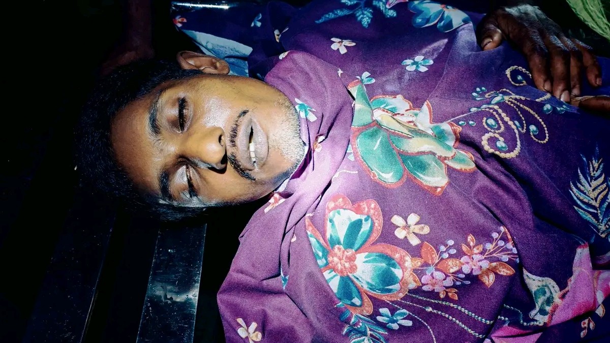 গাইবান্ধার আশাদ মোড়ে সাপের কামড়ে সাপুড়িয়ার মর্মান্তিক মৃত্যু