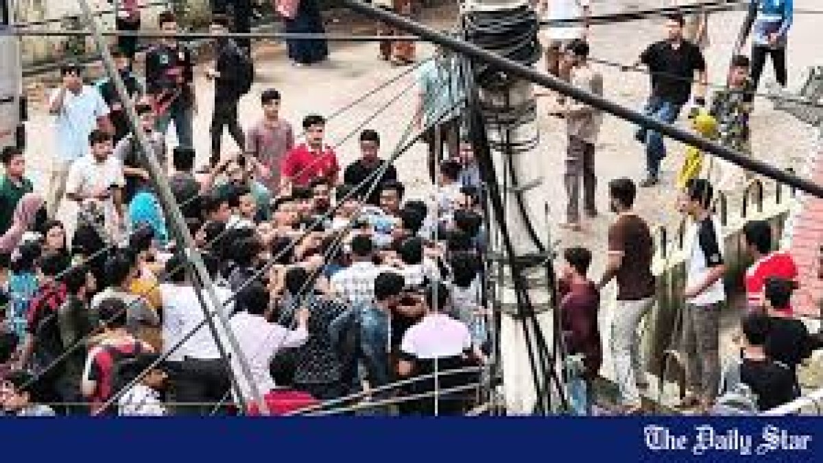 জগন্নাথ এ সংঘর্ষের পর ক্যাম্পাস ছেড়েছে ছাত্র শিবির নিয়ন্ত্রণে ছাত্রদল