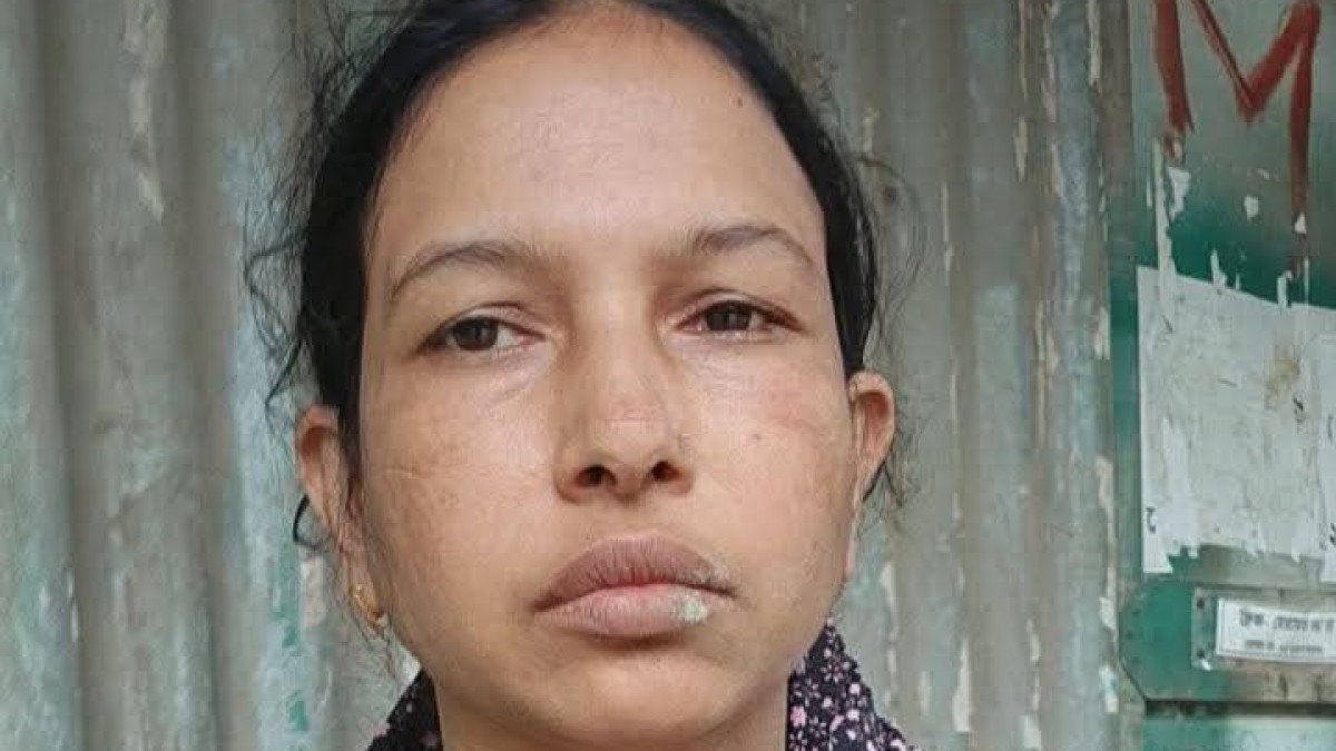 কাজীরহাটে পূর্ব বিরোধের জেরে গৃহবধূকে মারধর, আতঙ্কে পরিবার।