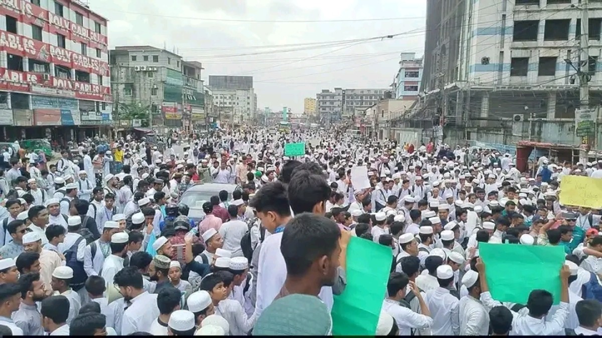 ইয়াসিন নিহতের প্রতিবাদে ঢাকা ময়মনসিংহ মহাসড়কে অবরোধ 