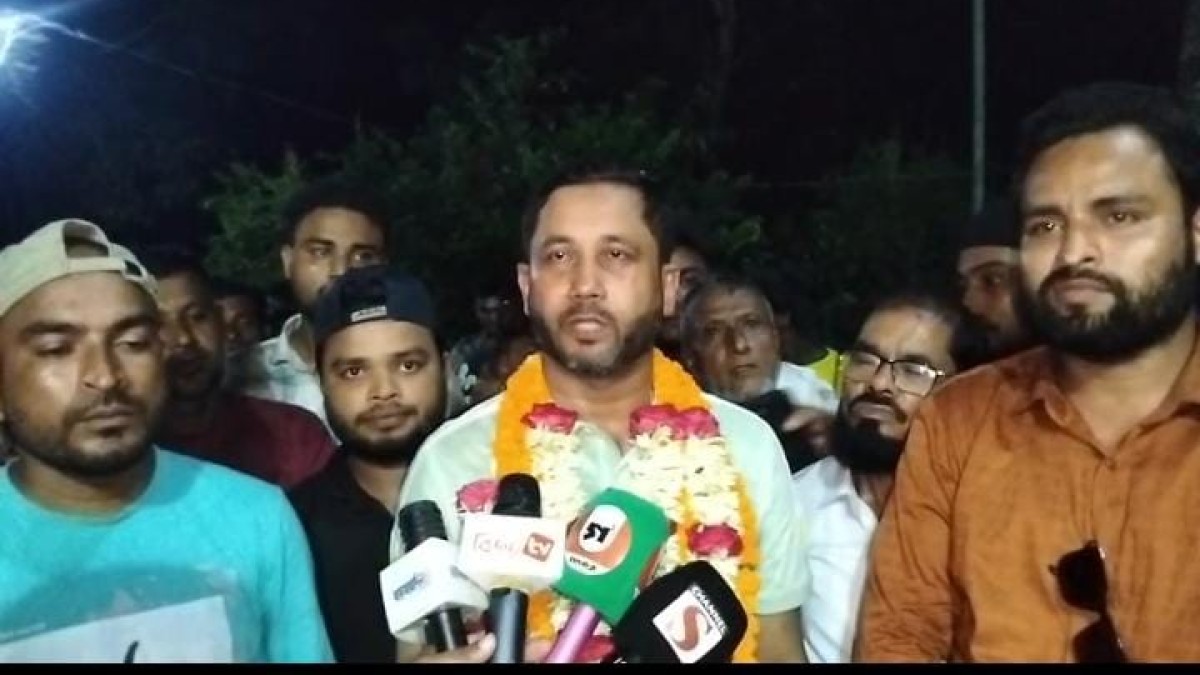 দেশে ফিরেই মানুষের ভালোবাসায় সিক্ত রুবেল আলী, কায়েমপুরকে মাদকমুক্ত করার প্রত্যয়