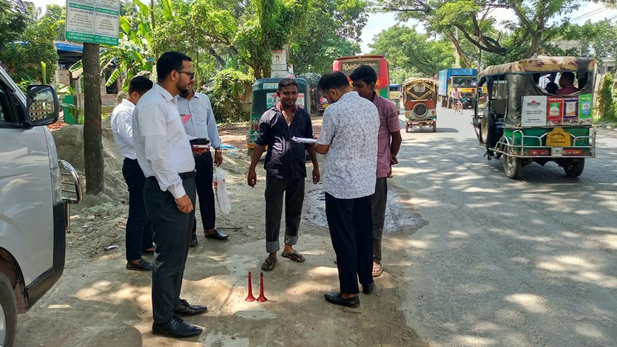 পাবনায় শব্দদূষণ নিয়ন্ত্রণে অভিযান, জরিমানা ও হাইড্রোলিক হর্ন ধ্বংস