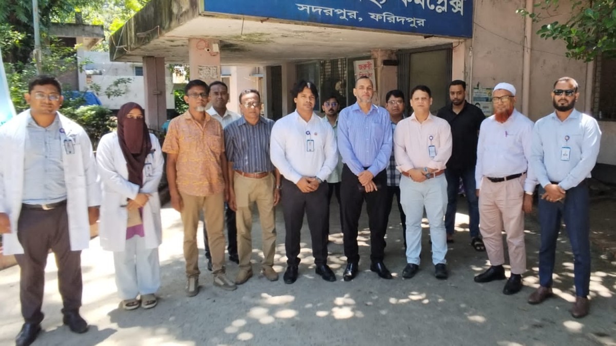সদরপুর উপজেলা স্বাস্থ্য কমপ্লেক্স পরিদর্শন করেন জেলা সিভিল সার্জন ডাঃ মাহমুদুল হাসান 