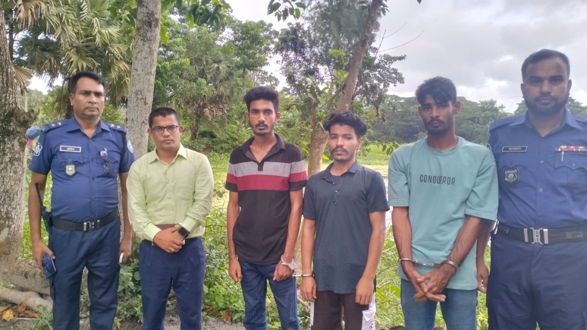 নোয়াখালীর বেগমগঞ্জে  মাদকবিরোধী অভিযানে ৩ জনের কারাদণ্ড
