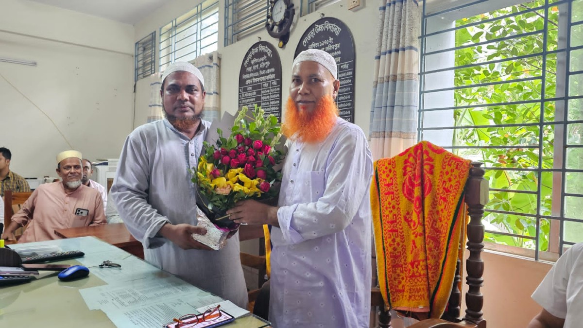 ফরিদপুর জেলার ভাঙ্গা উপজেলার  দেওরা উচ্চ বিদ্যালয় এডহক কমিটির সভাপতির দায়িত্ব গ্রহণ