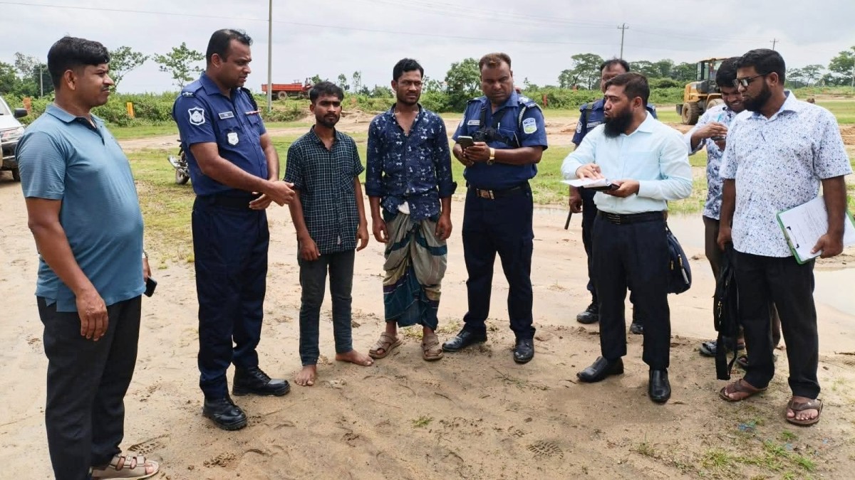 দুর্গাপুরে অবৈধভাবে বালু উত্তোলন ও পরিবহনের দায়ে দুজনকে জরিমানা