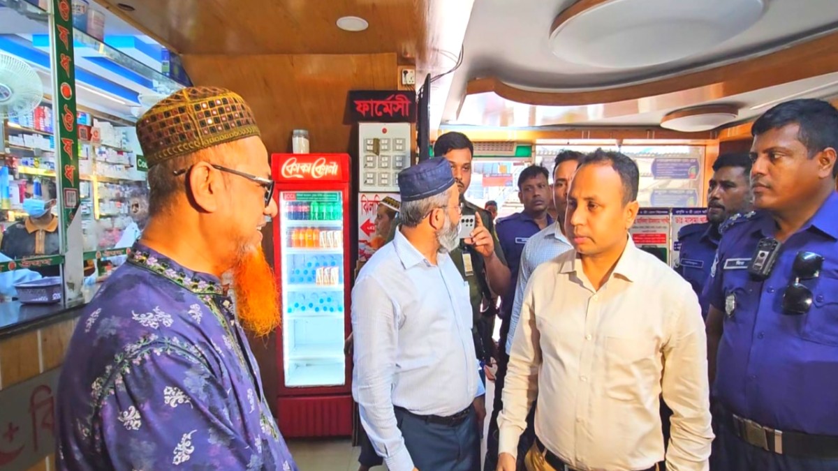 কেরানীগঞ্জে তিন হাসপাতাল ও বিভিন্ন ফার্মেসিতে মোবাইল কোর্ট অভিযান  ৩ লাখ ২০ হাজার টাকা জরিমানা