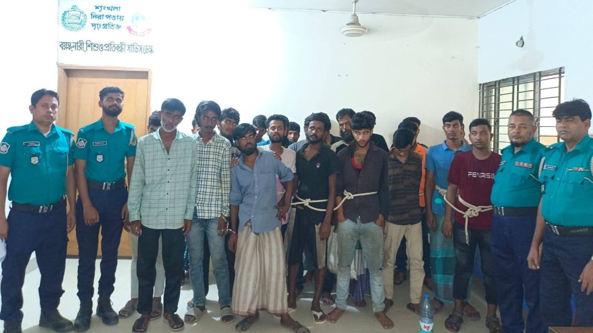 টঙ্গী পশ্চিম থানার অভিযানে ১১৫ পিস ইয়াবাসহ ৩৪ জন গ্রেফতার