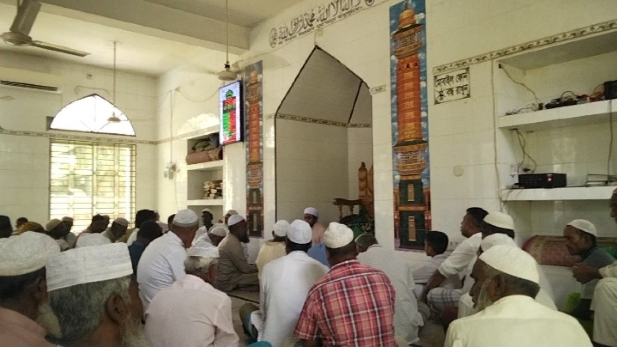 মরহুম আহসানউদ্দিন মাদবর এর প্রথম মৃত্যুবার্ষিকীতে ৫২মসজিদ মাদ্রাসায় দোয়া। 