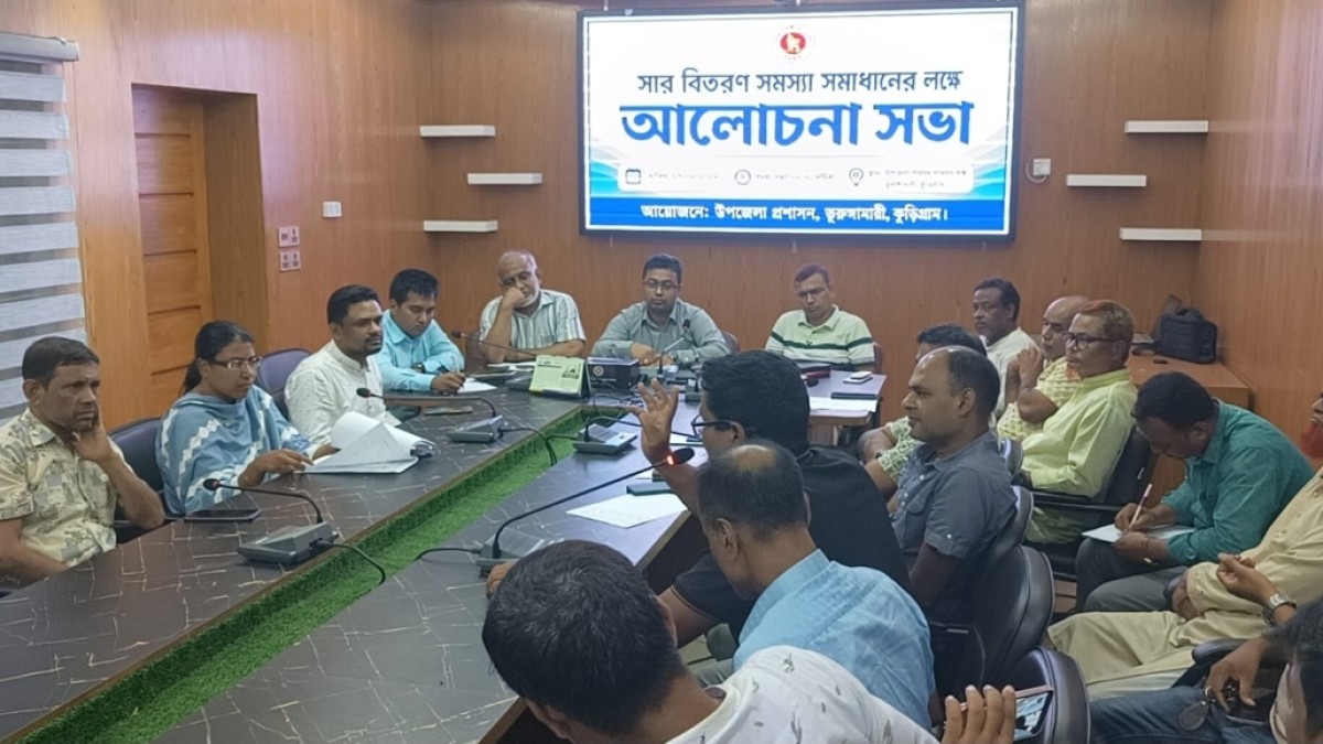 সার সংকটের ঘটনায় গুদাম ভাঙচুর, তদন্ত কমিটি গঠন; উদ্ধার ১০০ বস্তা সার