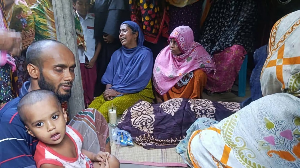 সাপের কামড়ে প্রাণ গেল বড়াইগ্রামের গৃহবধূ তানিয়ার