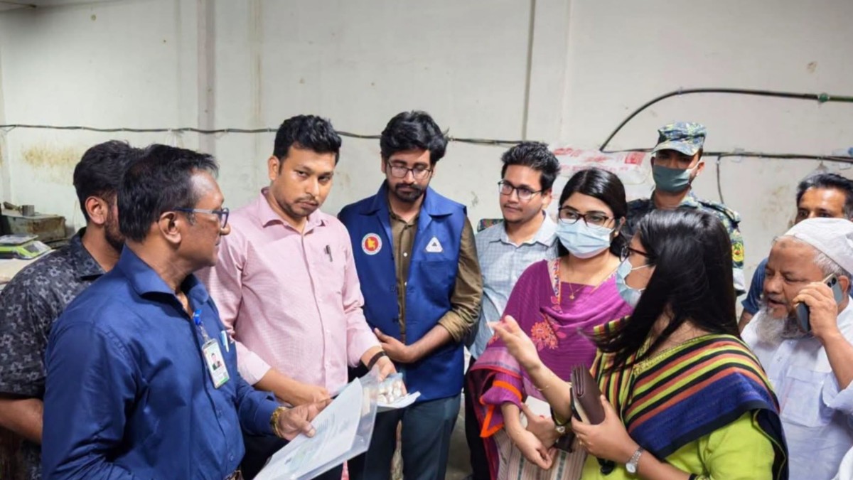 ফরিদপুর সদরে বিএসটিআই ও টাস্কফোর্সের অভিযান, ৪ প্রতিষ্ঠানকে ১ লাখ ৯০ হাজার টাকা জরিমানা