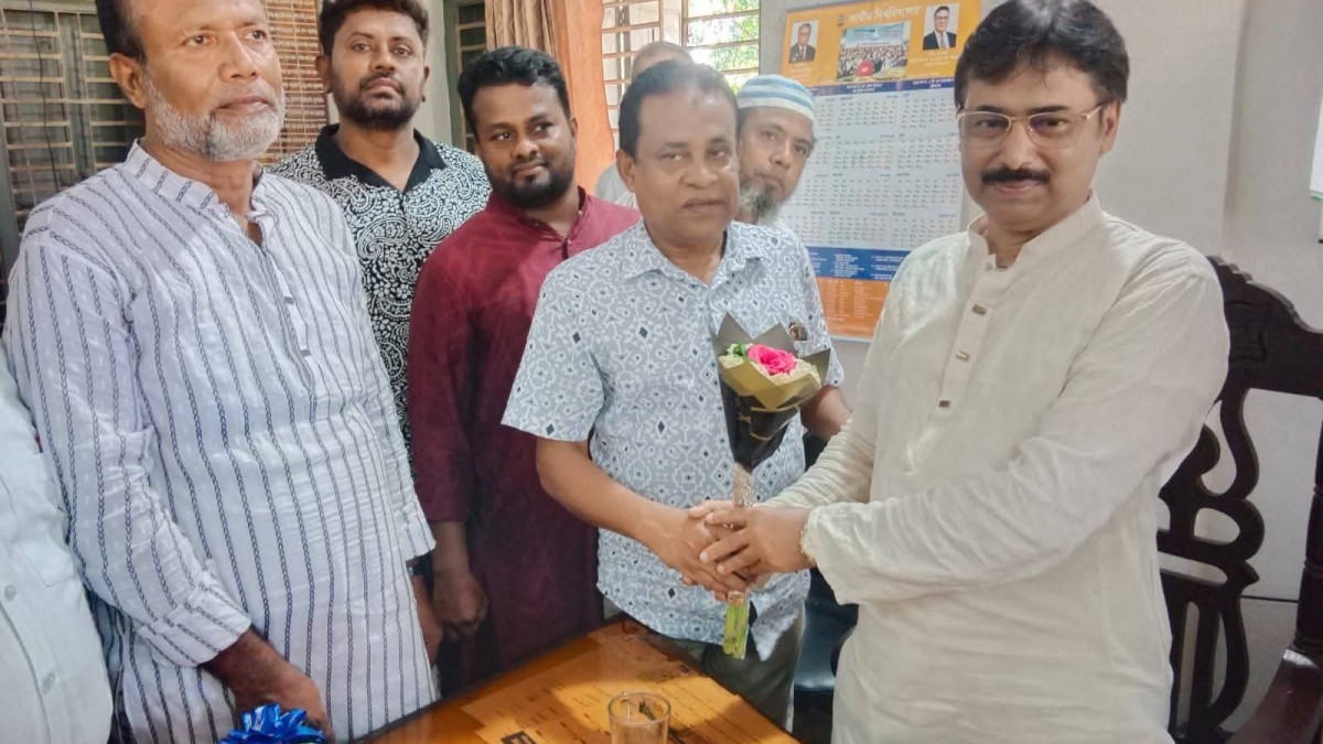 দীর্ঘ ১৭ বছর পর স্বপদে ফিরলেন অধ্যাপক তরিকুল ইসলাম