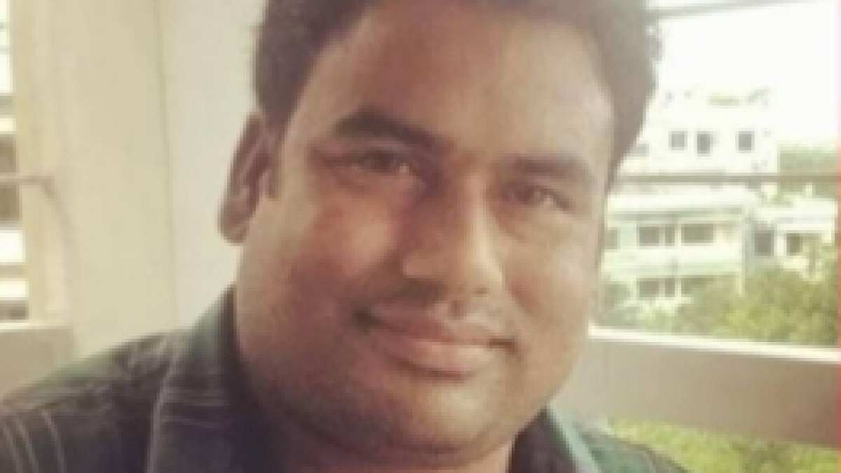 পলাতক থাকার পরও মনিরামপুরে গ্রেপ্তার সাবেক প্রতিমন্ত্রীর পিএস গাজী আসাদ।