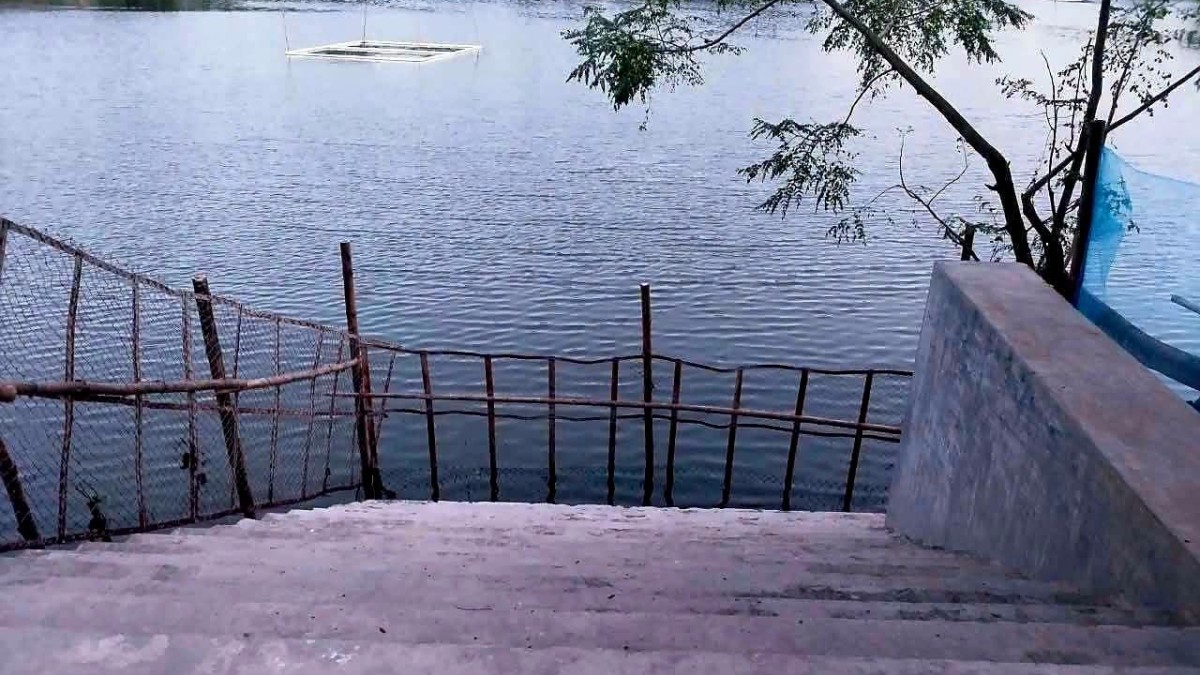 শ্রীপুরে বন্যাদিঘি মসজিদের অযুখানা বন্ধের অভিযোগ, ইউপি সদস্যের কাণ্ডে মুসল্লিদের ক্ষোভ