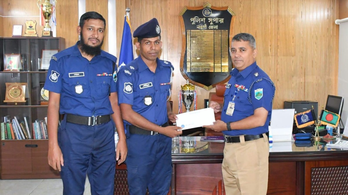একাধিক সাজাপ্রাপ্ত আসামি গ্রেফতারে গুরুত্বপূর্ণ ভূমিকা রাখায় পুলিশ সুপারের বিশেষ সম্মাননা পেলেন এএসআই তৌহিদুল