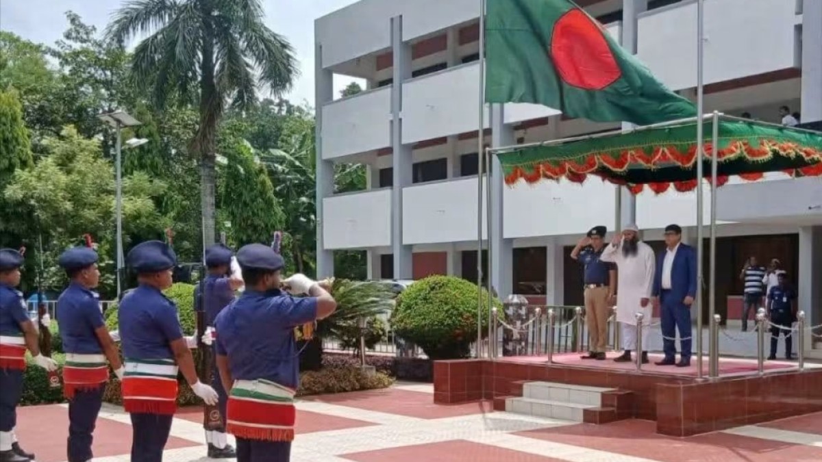 নিজ জেলা গাইবান্ধায় প্রথম সরকারি সফরে ধর্ম প্রতিমন্ত্রী,জনাব মোহাম্মদ শামীম কায়সার লিংকন পেলেন গার্ড অব অনার