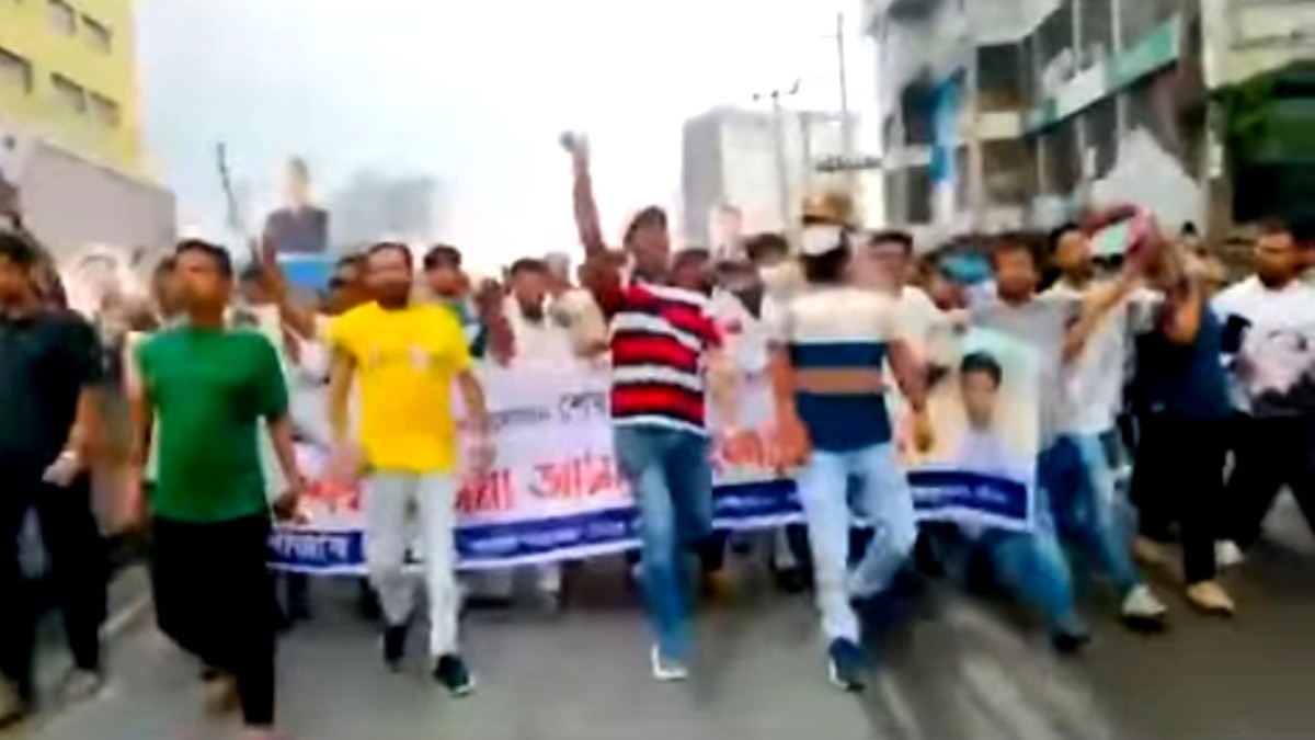 কালিয়াকৈরে আওয়ামী লীগের ঝটিকা মিছিল। 