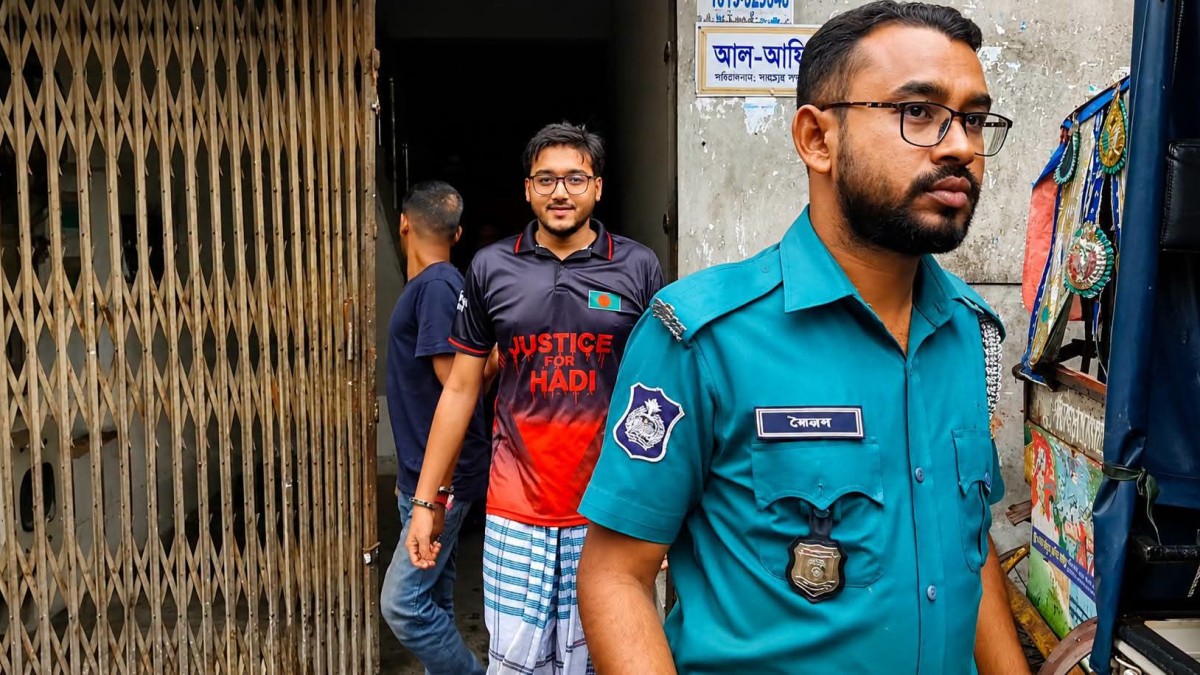 প্রধানমন্ত্রীর বিরুদ্ধে কটূক্তির অভিযোগে গাজীপুরে যুবক গ্রেপ্তার, সন্ত্রাসবিরোধী আইনে আদালতে