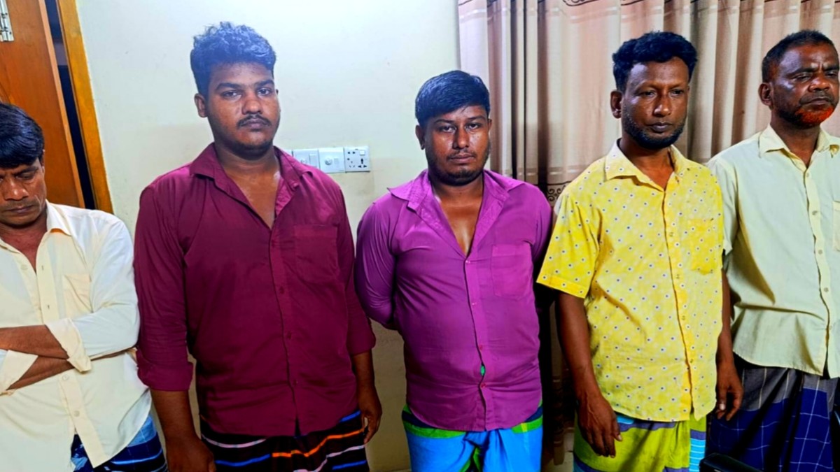কেরানীগঞ্জে নির্মাণাধীন ঘরে জুয়া খেলার আসরে অভিযান, গ্রেপ্তার ৫
