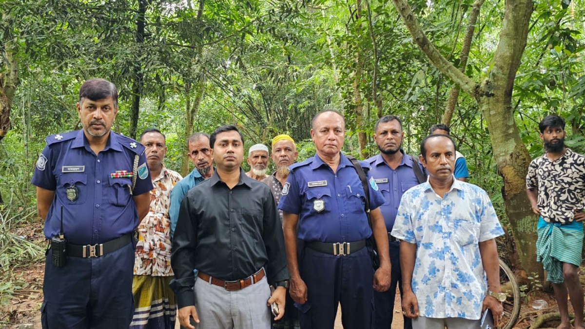 মনোহরদীতে ৫০ দশমিক ৫৭ শতাংশ জমি বাদীকে বুঝিয়ে দিল উপজেলা প্রশাসন
