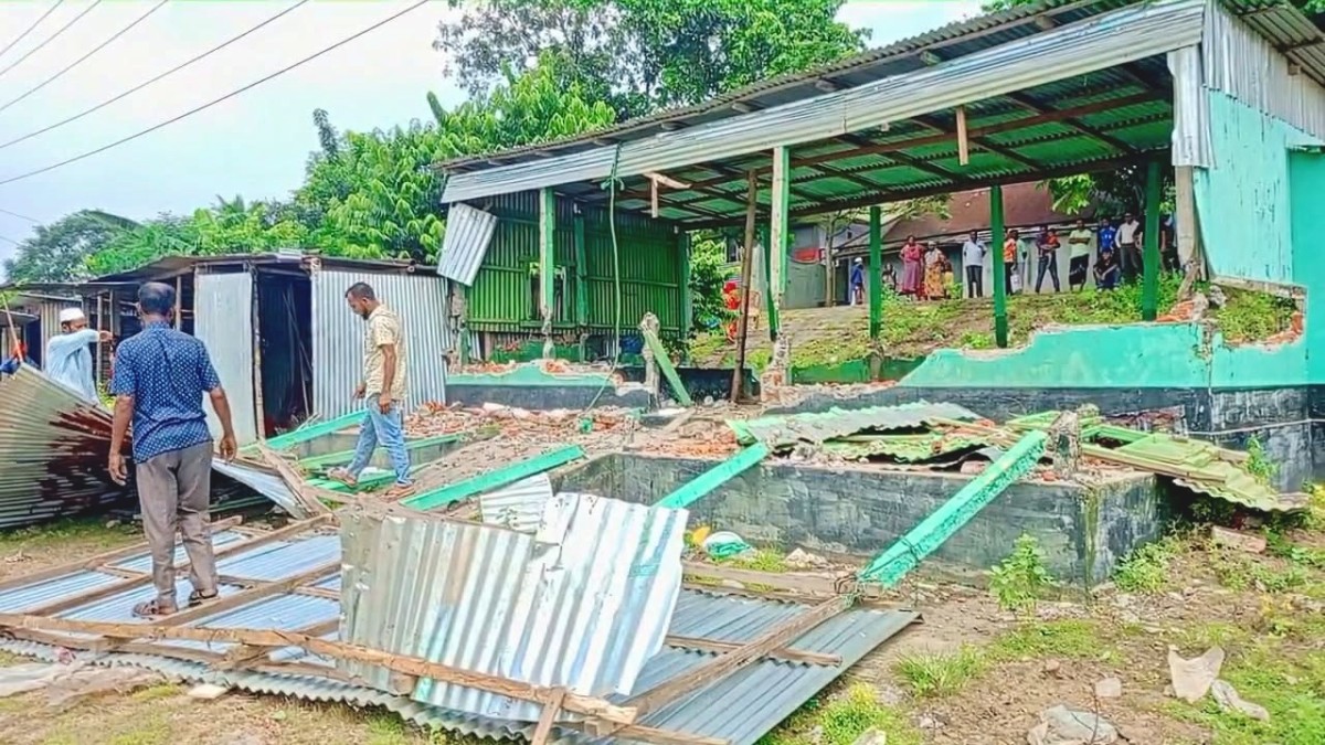 দুর্গাপুরে মাদকের আড্ডায় উচ্ছেদ অভিযান, উদ্ধার খাসজমি