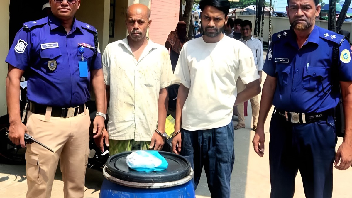 গলাচিপায় ১৩৫ লিটার মদ ও গাঁজাসহ পিতা-পুত্র আটক।