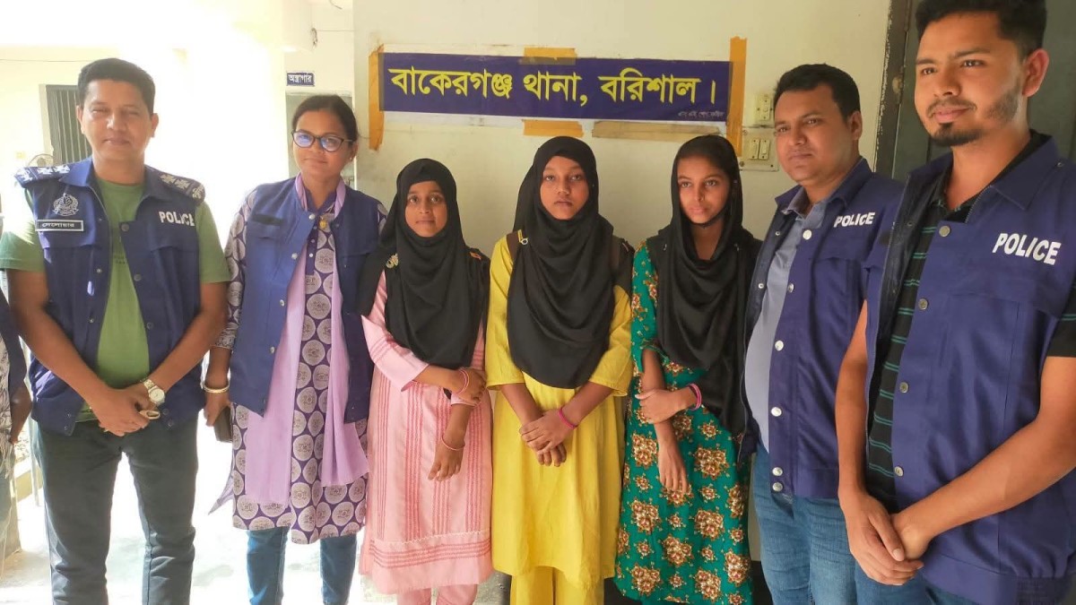 বাকেরগঞ্জে নিখোঁজ তিন স্কুলছাত্রী ঢাকায় উদ্ধার।