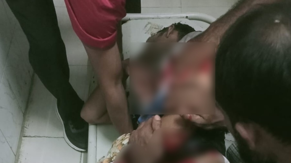 খুলনা দিঘলিয়ায় আপন ভাইকেকুপিয়ে জখম কুপিয়ে জখম