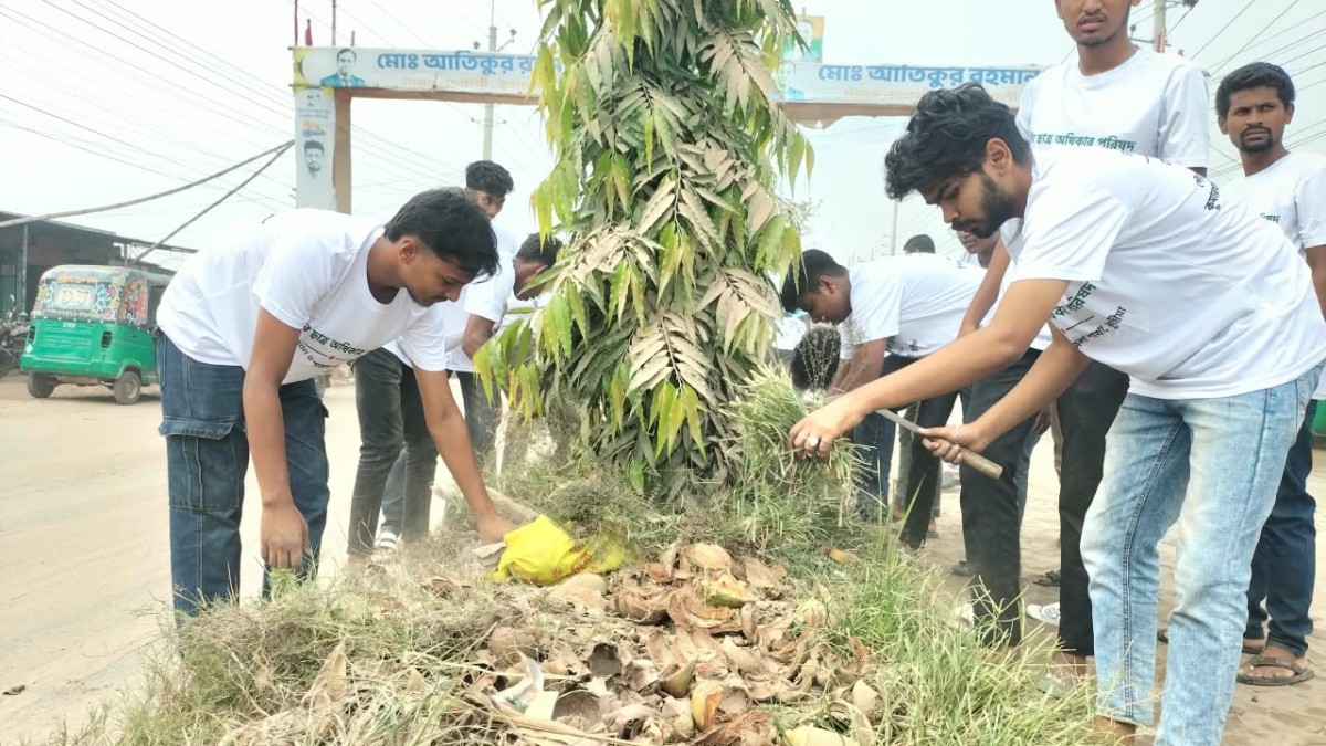 কুমারখালীতে গণ অধিকার পরিষদের উদ্যোগে পরিষ্কার-পরিচ্ছন্নতা ও বৃক্ষরোপণ কর্মসূচি