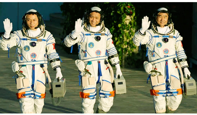 ৩ নভোচারী নিয়ে চীনা মহাকাশযানের অভিযান