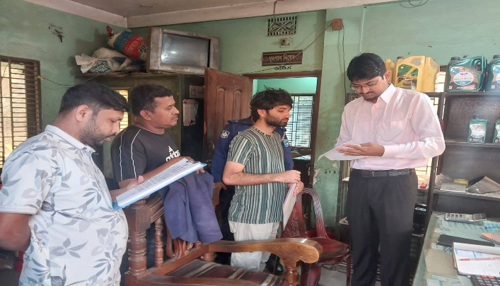 ঘাটাইলে ফিলিং স্টেশন পরিদর্শন, বন্ধ থাকা বিক্রয় কার্যক্রম চালু