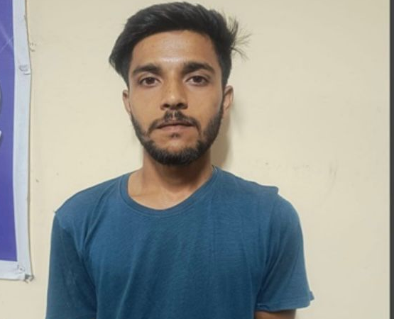 গাড়াডোব এলাকা থেকে অনলাইন জুয়াড়ি আল সাহাব আটক